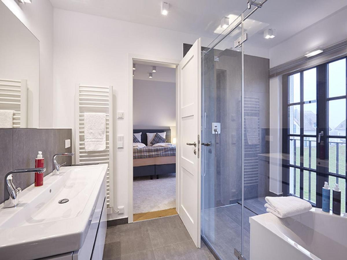 Reetland Am Meer - Luxus Reetdachvilla Mit 3 Schlafzimmern, Sauna Und Kamin F15 德兰斯克 外观 照片